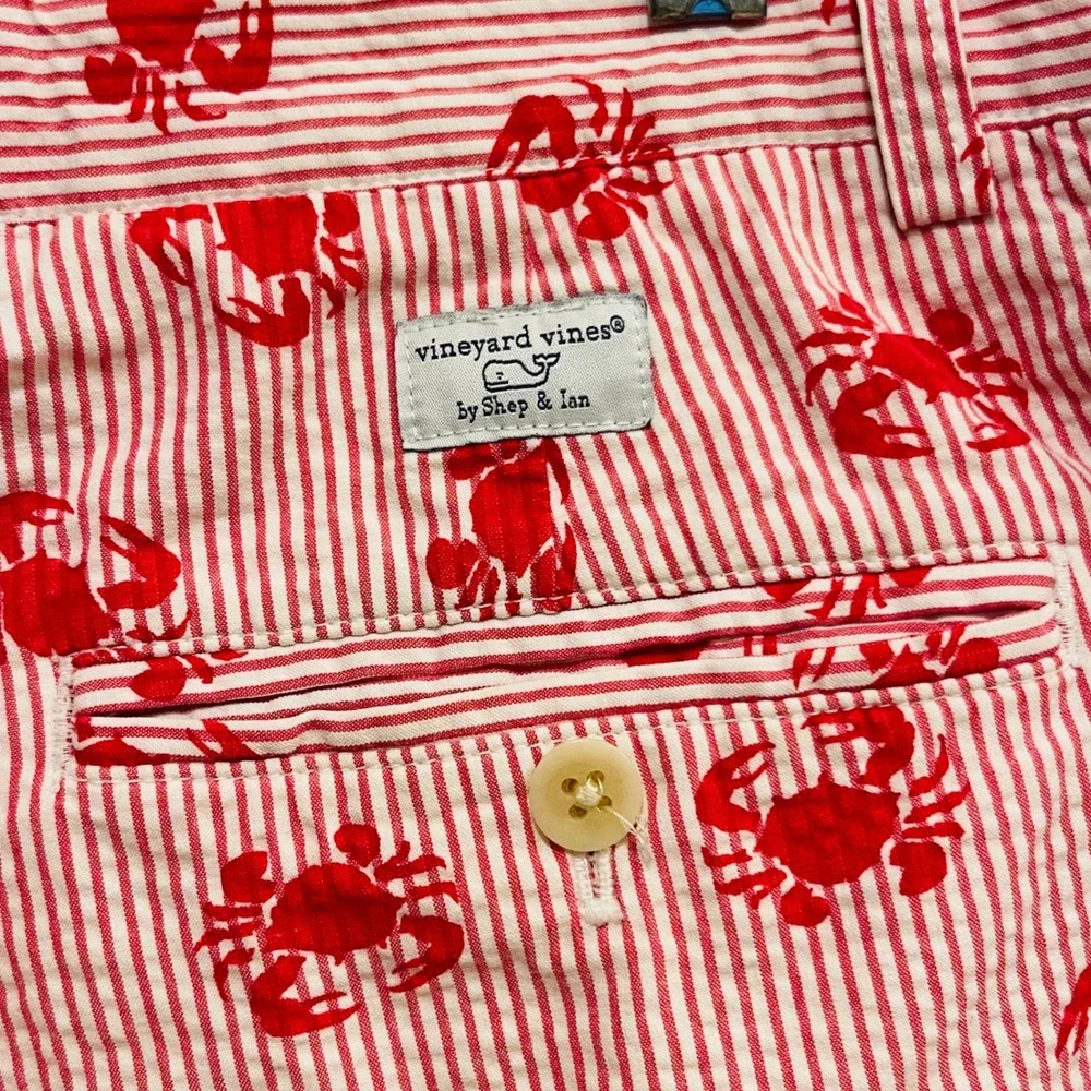 Vineyard Vines Mens 32 Seersucker Shorts Red White Striped Embroidered Crab Prep